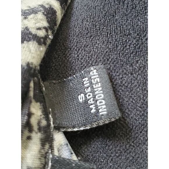 Essentials Women Black White Snake Print Polyester Button Front Top Shirt Small - Picture 7 of 12